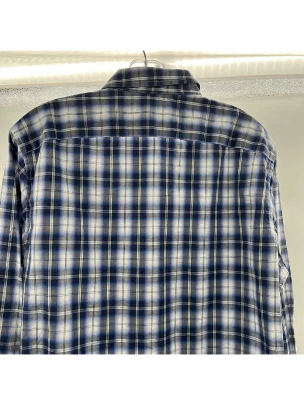 Banana Republic Men's Plaid Button Up Shirt Blue/White Size Medium